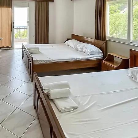 Roma Hotel Sarande 3*