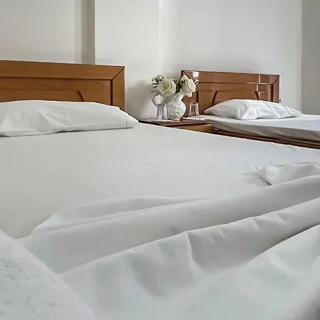 Roma Hotel Sarande Hotel 3*
