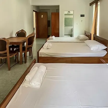 Roma Hotel Sarande 3* Sarandë